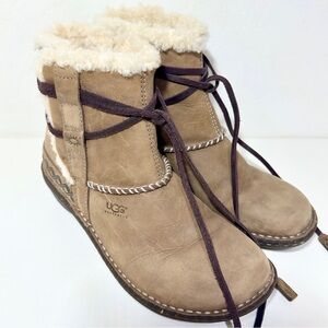 UGG Australia Cove Ankle Boots Brown Leather Shearling Tie Closure Womens Size 7